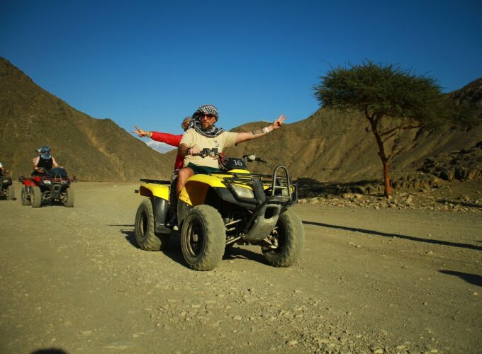 Motorata nel deserto al tramonto da El Quseir
