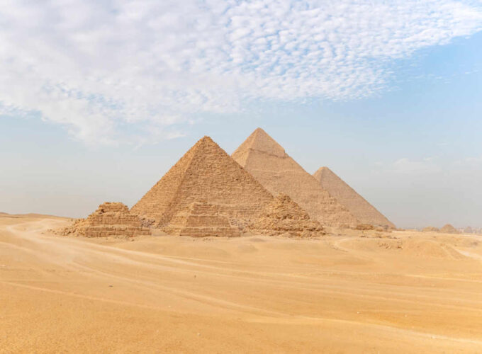 Tour privato al Cairo in aereo da El Gouna – Piramidi e Museo