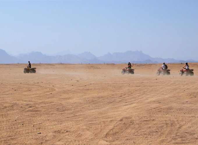 Motorata nel deserto al tramonto da El Quseir