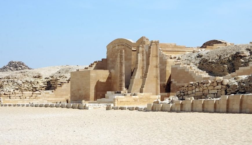 piramide a gradoni di Zoser a Saqqara di giza