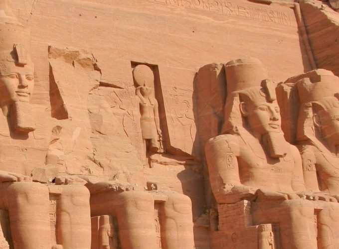 Tour abu simbel e Assuan da Luxor