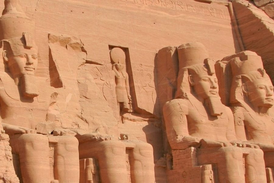 Tour abu simbel e Assuan da Luxor