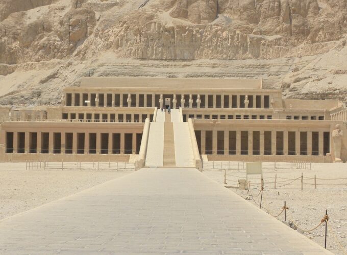 Escursione Luxor dal Cairo in aereo