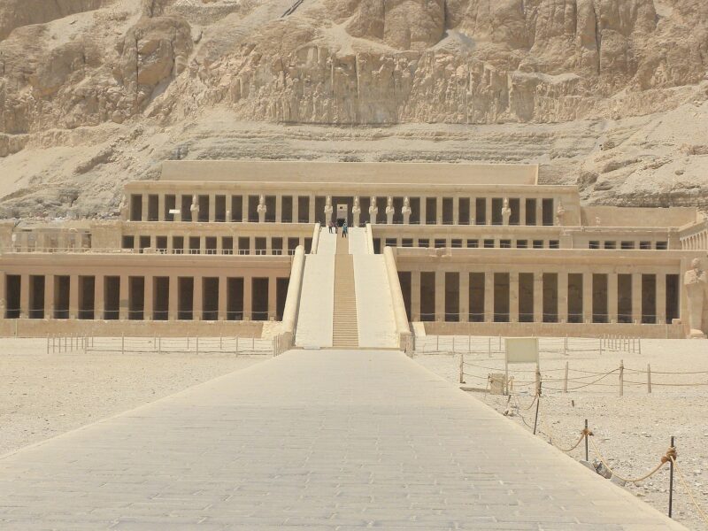 Escursione Luxor dal Cairo in aereo