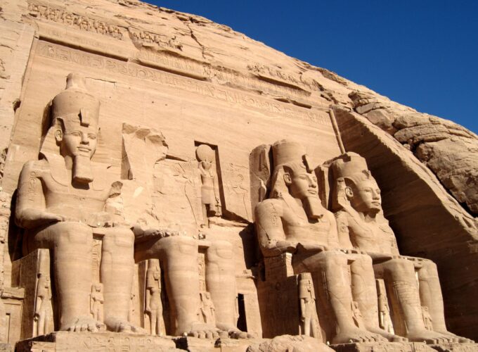 Tour Abu Simbel da Assuan 2 Giorni con Pernottamento
