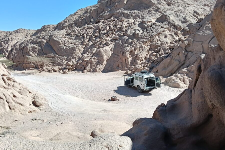 Safari nel Sinai 3 giorni: Avventura in Jeep tra Canyon e Oasi da Dahab